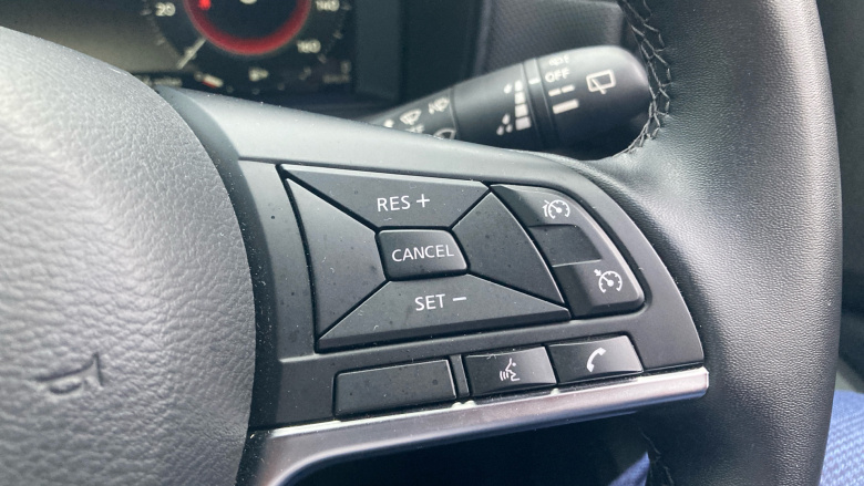 Nissan Juke 1.0 DiG-T N-Connecta 5dr Petrol Hatchback